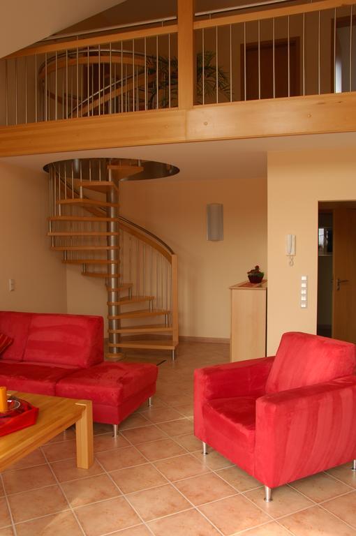 Wein- Und Gaestehaus Genetsch ลีเซอร์ ภายนอก รูปภาพ