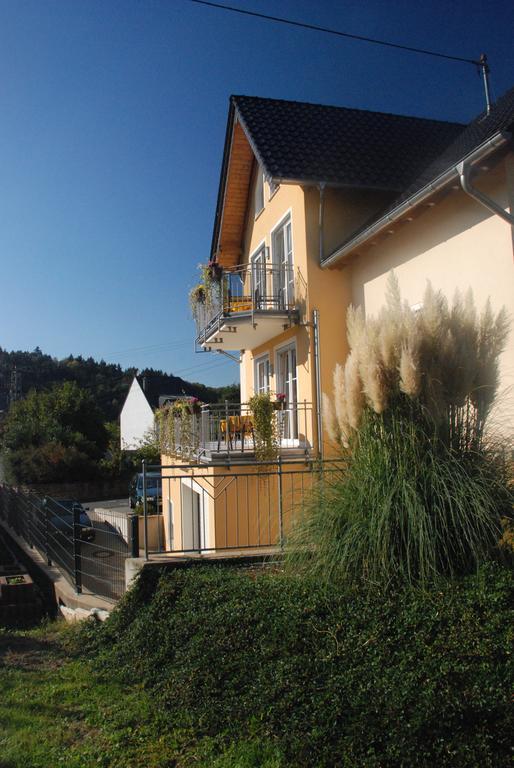 Wein- Und Gaestehaus Genetsch ลีเซอร์ ภายนอก รูปภาพ