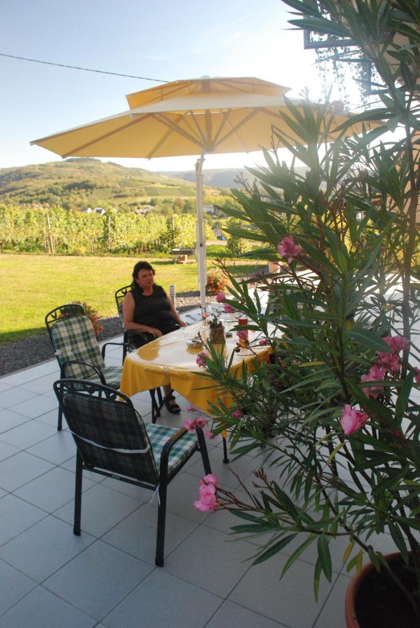 Wein- Und Gaestehaus Genetsch ลีเซอร์ ภายนอก รูปภาพ